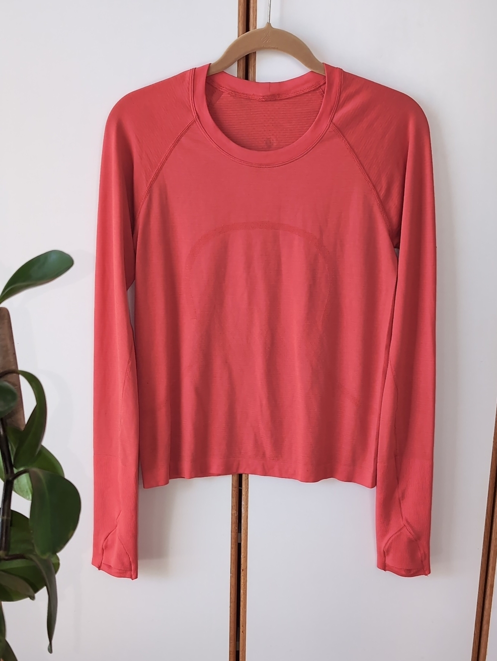 Lululemon Swiftly Tech Long Sleeve Shirt 6 2.0 Race Length